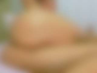 Live cam show with Elianabortt - Bedroom MILF on Camming Site