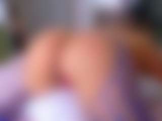 Elianabortt's Live Sex Cam Show