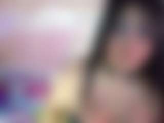 Live cam show with alizelatin - Curvy MILF on StripNow