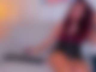 Live cam show with EroticAudrey - Dominant on AdultVida.com