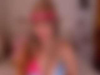 Live cam show with linda - Public on Dolls Live
