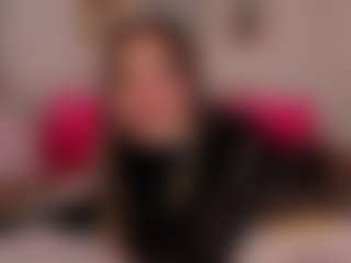 Live cam show with linda - Blowjob on studioflirtlive.com