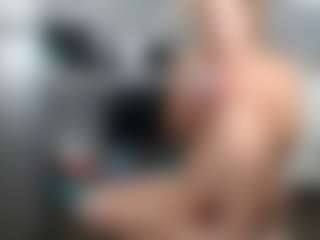 Live cam show with tymikaa - Curvy Small Tits on livesuperchat.net