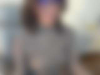 Live cam show with M A R T I N A - Trimmed Granny on Camming Site