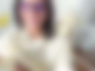 M A R T I N A MILF webcam performer live streaming