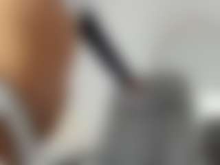 Live cam show with M A R T I N A - School on friskycurves.com