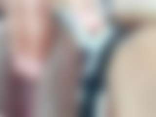 Live cam show with M A R T I N A - Flashing on Camsoda