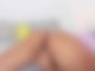M A R T I N A MILF webcam performer live streaming