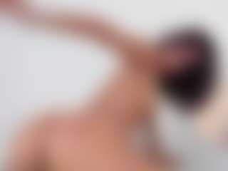 Spettacolo in cam dal vivo con M A R T I N A - Striptease su Camsoda