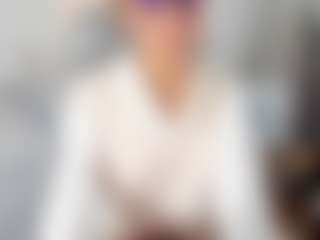 Live cam show with M A R T I N A - Small Tits Mature on CamSodaAdn