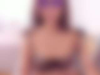 Live cam show with M A R T I N A - Fingers on StripNow