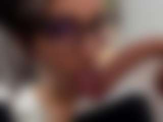 Live cam show with M A R T I N A - Gamer Mature on Lustler