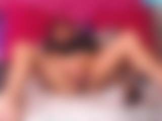Live cam show with sarawiills - Solo on AdultVida.com