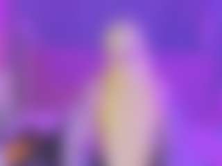Live cam show with melanyqueen - Smoking on fapnchat