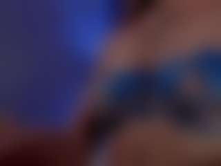 Live cam show with Sra. NATASHA WALKER - Petite Toys on Sweet Sext