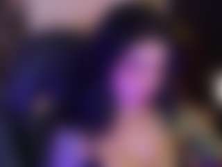 Spettacolo in cam dal vivo con Martina - Strip su Camsoda
