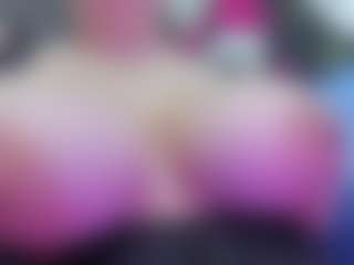 juliana-bigboobs's Live Sex Cam Show