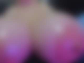 juliana-bigboobs's Live Sex Cam Show