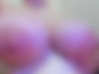 Live cam show with juliana-bigboobs - Oil on SpankPalCams