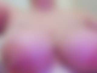 juliana-bigboobs's Live Sex Cam Show