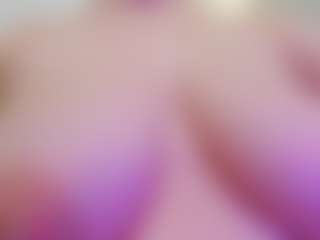 Live cam show with juliana-bigboobs - Moaning on AdultVida.com