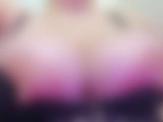juliana-bigboobs's Live Sex Cam Show