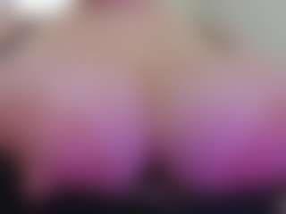 Live cam show with juliana-bigboobs - Moaning on galaxygirlnitro.com