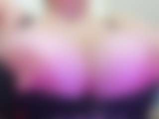 Live cam show with juliana-bigboobs - Tittyfuck on Hubzter Live