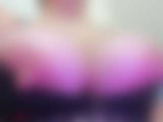 Live cam show with juliana-bigboobs - Amateur Mature on StripNow