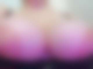 Live cam show with juliana-bigboobs - Green Eyes on nudelive.tv