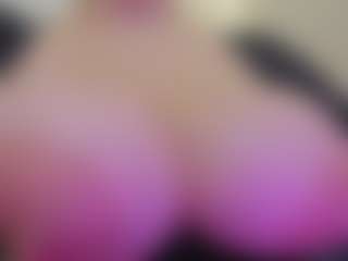 Live cam show with juliana-bigboobs - Green Eyes on SpunkLive