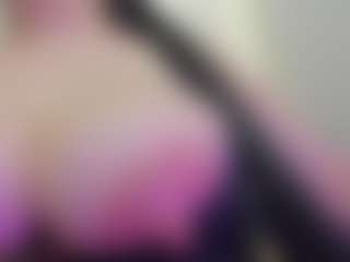 juliana-bigboobs's Live Sex Cam Show