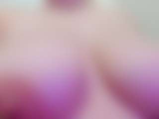 juliana-bigboobs's Live Sex Cam Show