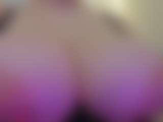 juliana-bigboobs MILF webcam performer live streaming