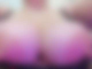 Live cam show with juliana-bigboobs - Shaved on Camiplay Live