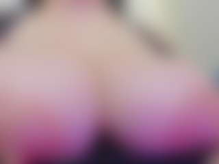 juliana-bigboobs's Live Sex Cam Show