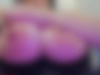 juliana-bigboobs's Live Sex Cam Show