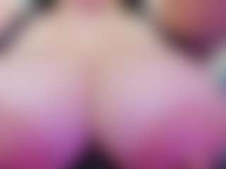 juliana-bigboobs's Live Sex Cam Show
