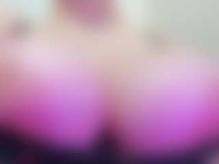 Live cam show with juliana-bigboobs - Mature on fapnchat