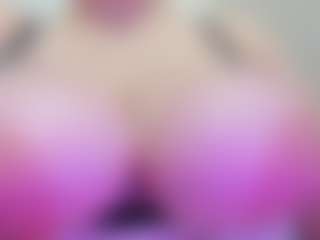 Transmissão ao vivo de juliana-bigboobs, modelo de webcam MILF