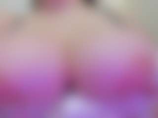juliana-bigboobs MILF webcam performer live streaming