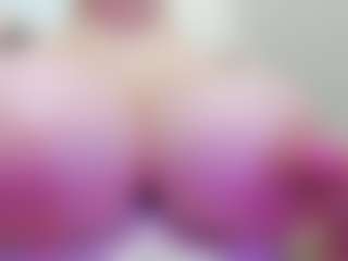 Live cam show with juliana-bigboobs - Shaved on StripNow