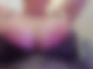 juliana-bigboobs's Live Sex Cam Show
