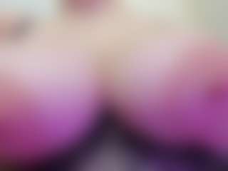 juliana-bigboobs's Live Sex Cam Show