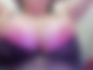 Live cam show with juliana-bigboobs - Oil on Camsoda