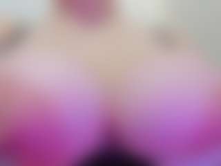 juliana-bigboobs MILF webcam performer live streaming