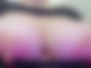 juliana-bigboobs's Live Sex Cam Show