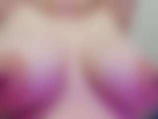 juliana-bigboobs's Live Sex Cam Show