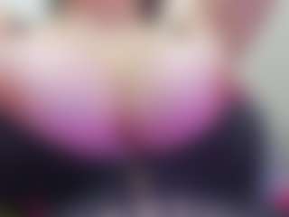 juliana-bigboobs's Live Sex Cam Show