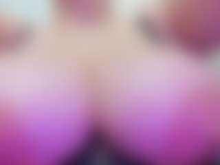 juliana-bigboobs's Live Sex Cam Show
